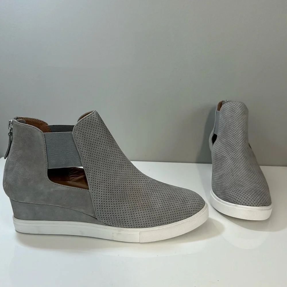 Paolo Amanda Wedge Bootie Size 10